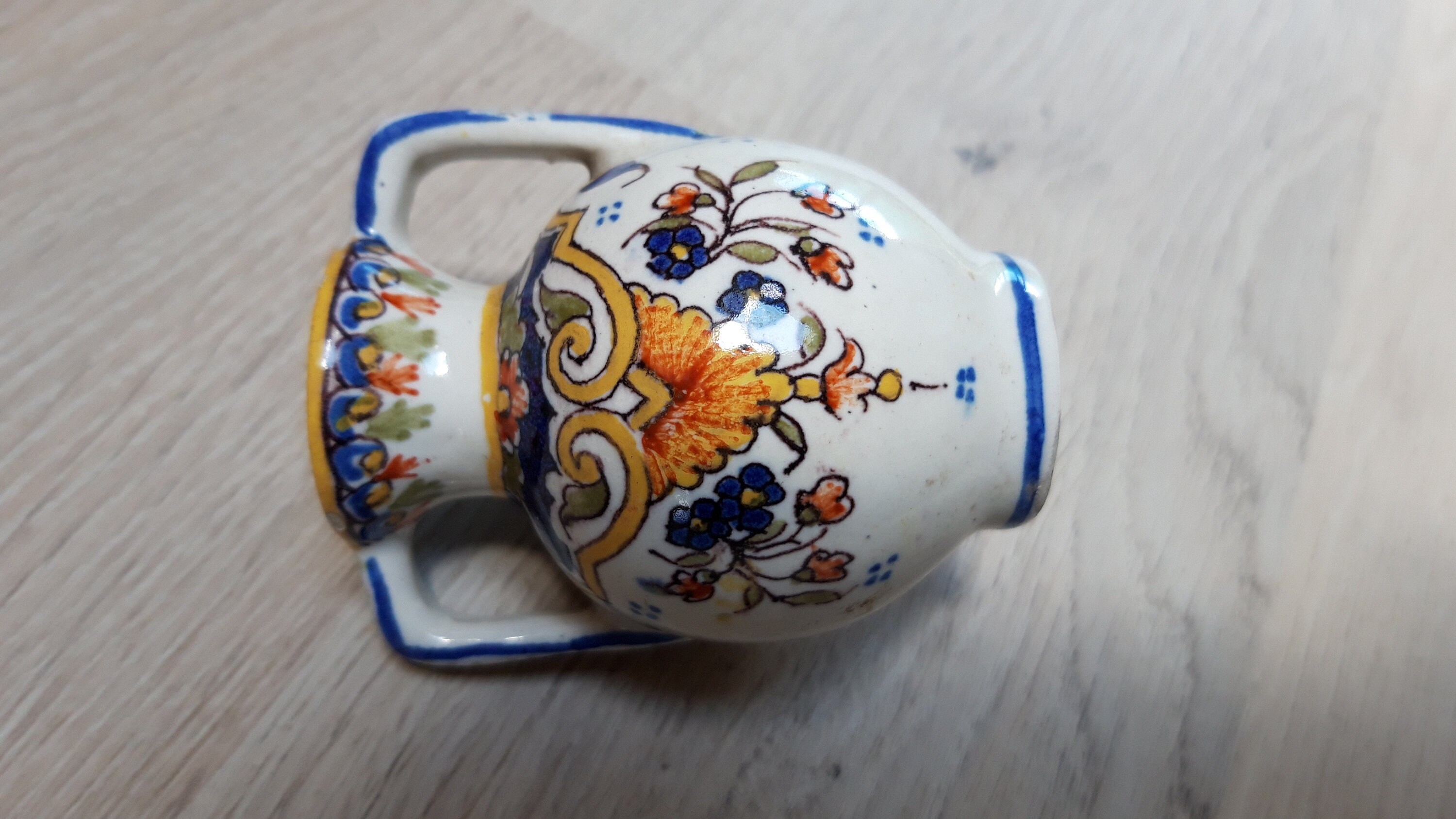 Petite Cruche Ancienne en Faïence - Mont Saint Michel