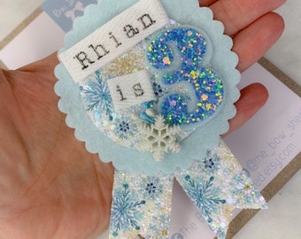Snowflake birthday badge, princess badge, blue and white glitter, personalised badge, princess theme party, princess birthday, 5th 4th
