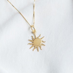 Zon ketting goud, 24k vergulde hanger ketting, gelaagde sieraden, gouden zon ketting, cadeau voor haar afbeelding 2