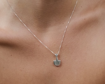 Schwimmende Fruchtbarkeitsfigur, Silberanhänger, Symbol der Fruchtbarkeit, Schmuck für Frauen, alte Göttinnen-Anhänger mit Kette