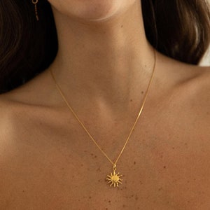 Zon ketting goud, 24k vergulde hanger ketting, gelaagde sieraden, gouden zon ketting, cadeau voor haar afbeelding 1