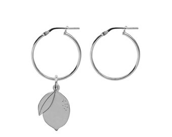 Boucles d'oreilles citron dépareillées, cerceaux minces classiques avec pendentif citron, bijoux d'agrumes, boucles d'oreilles dépareillées, bijoux en argent sterling