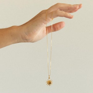 Zon ketting goud, 24k vergulde hanger ketting, gelaagde sieraden, gouden zon ketting, cadeau voor haar afbeelding 3