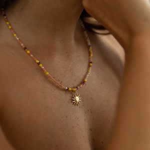 Sonne Halskette Gold, 24k Vergoldete Anhänger Halskette, geschichteter Schmuck, Gold Sonne Halskette, Geschenk für sie Bild 4