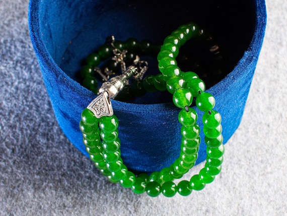 Chapelet Perles Silhouette. Prière Bijoux Pour Méditation. Catholique Chapelet Avec Une