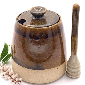Honey pot jam ceramic conserve jar and dipper