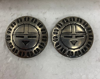 2 pcs 481-22 Metal Shank Buttons Antique Silver Finish 22mm Sun Face Zuni