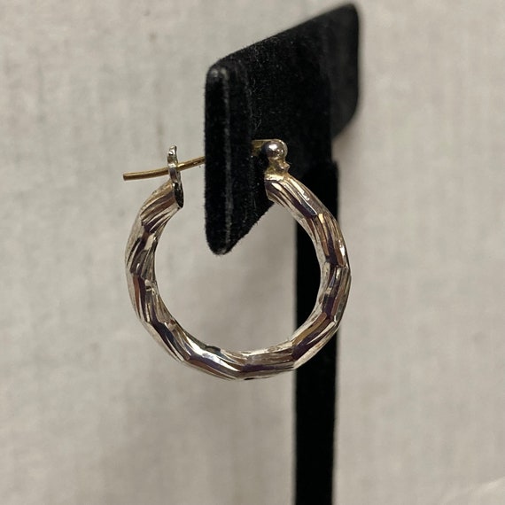 Vintage 14K White Gold Diamond Cut Hoop Earring (… - image 1