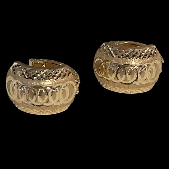 14K Solid Yellow Gold Etched Interlocking Circles… - image 10