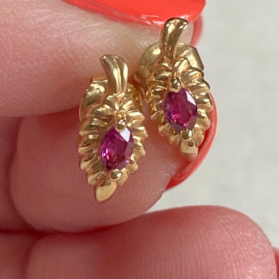 14K Solid Yellow Gold Leaf-shape Ruby Red Gemston… - image 3