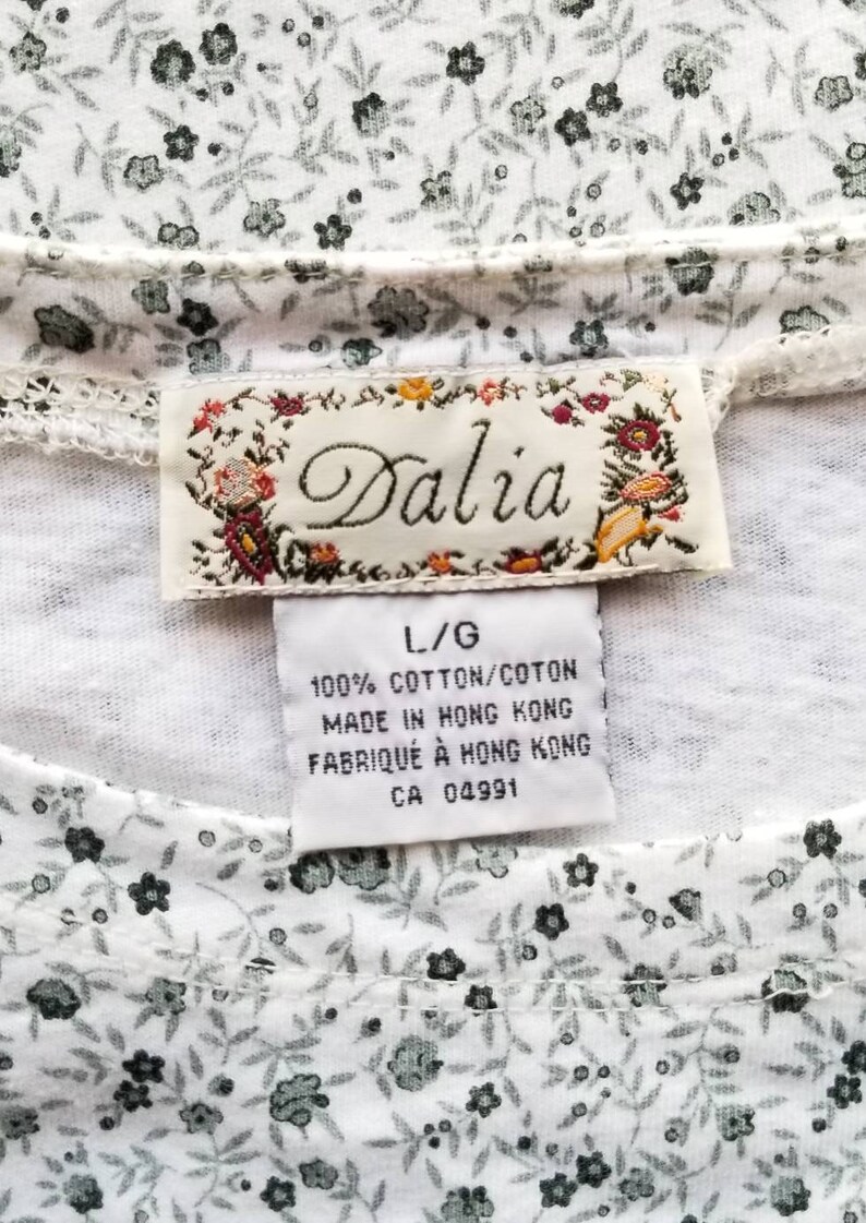 Size Large Boho Tshirt 90s Floral Tshirt Vintage Tshirt Floral Top 80s Flower Shirt Cotton Tee 1990s Minimalist Floral Tshirt