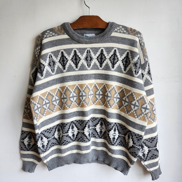 80s Sweater Vintage Sweater Knit Retro Pullover White Gray Beige Black Jumper Knit Geometrical Graphic 1980s Hippie Sweater, Size Medium