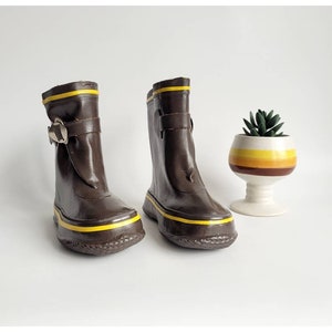 KIND Vintage | Jaren '70 Overschoenen Laarzen Kid Overschoenen Rubberlaarzen Bruin Geel Vintage GISCO Laarzen Nieuwe Oude Voorraad, Maat 7 tot 10