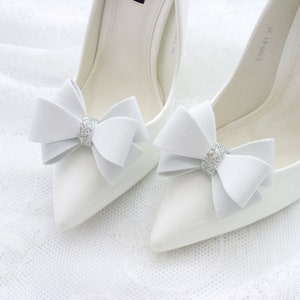 White shoe clips , brokade shoe clips ,shoe accessories ,shoe clips wedding ,shoes decorations , wedding accessories, clips for bride