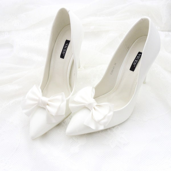 Satin ivory bows ,shoes decorations,wedding shoe clips,clips for the bride,ivory satin bows,wedding ivory shoes decorations,bridesmaids shoe