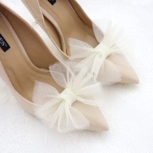 cream tulle bows ,shoes decorations,wedding tulle shoe clips,clips for the bride,tulle bows,wedding shoes decorations,bridesmaids shoe