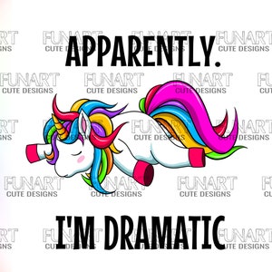 Könnte beinhalten: Ein Regenbogen-Einhorn mit einer pinkfarbenen Mähne und einem pinkfarbenen Schwanz liegt auf der Seite mit geschlossenen Augen. Das Einhorn ist umgeben vom Text "Anscheinend. Ich bin dramatisch."
