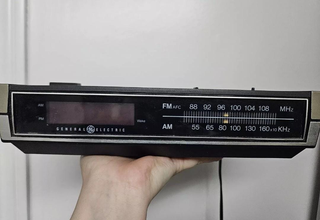 Gé radio alarm clock - Etsy 日本