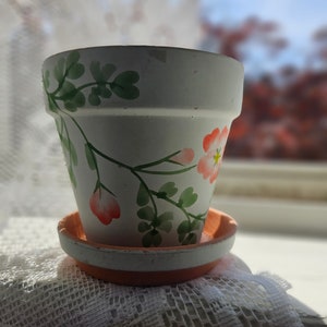 Beautiful  vintage hand painted floral terracotta planter pot