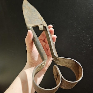 Rustic large vintage sheep shears