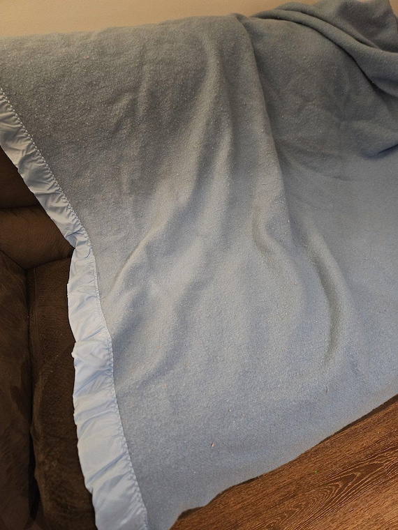 Vintage 100% Virgin Wool Blue Blanket – Made in Canada – Heritage Wool Throw