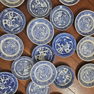 Plato platillo Vintage Blue Willow / Royal China Japan / Vajilla azul y blanca con decoración estampada / Plato Cottagecore / Plato de repuesto / Se vende por unidad
