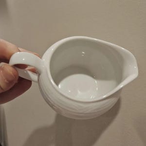 Cute Glossy White Creamer