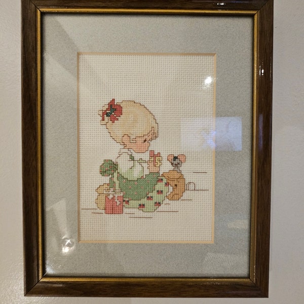 Pretty and sweet little girl embroidery cross stitch wall hanging