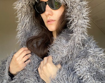Vintage Womens Faux Fur Grey Speckled Warm Winter Furry