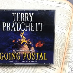 Terry Pratchett~Going Postal~2004 Audio Book CD~Good