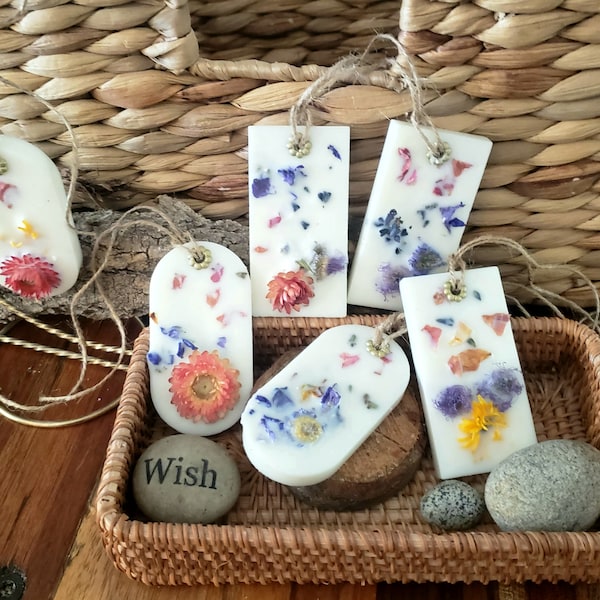 Wax Sachets with Dried Flowers | Soy wax | Scented botanical sachets | Bridal favors | Mother's Day gifts | Hostess gifts