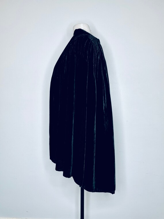 1940s Black Velvet Cape - image 3