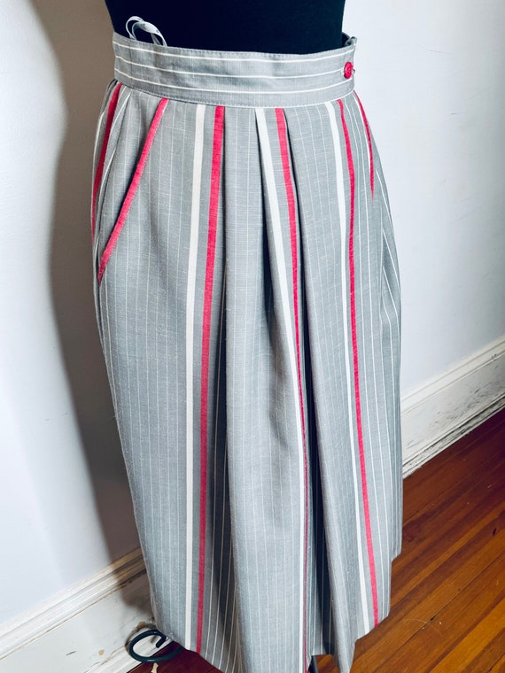 1970s Klapper Modell Grey, White, Pink Striped Sk… - image 2