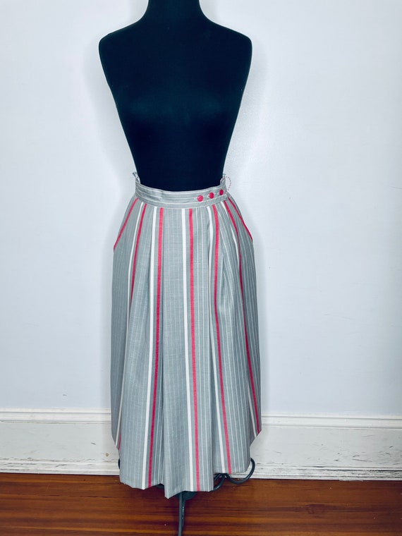 1970s Klapper Modell Grey, White, Pink Striped Sk… - image 1