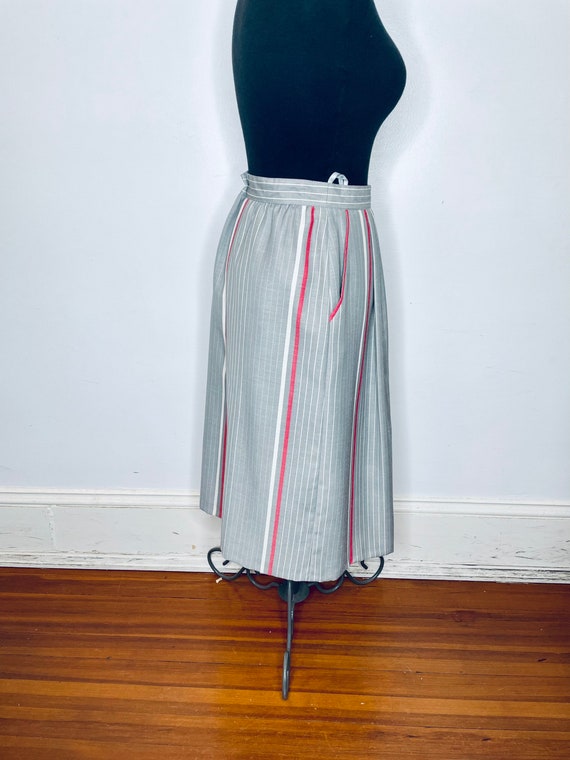 1970s Klapper Modell Grey, White, Pink Striped Sk… - image 6