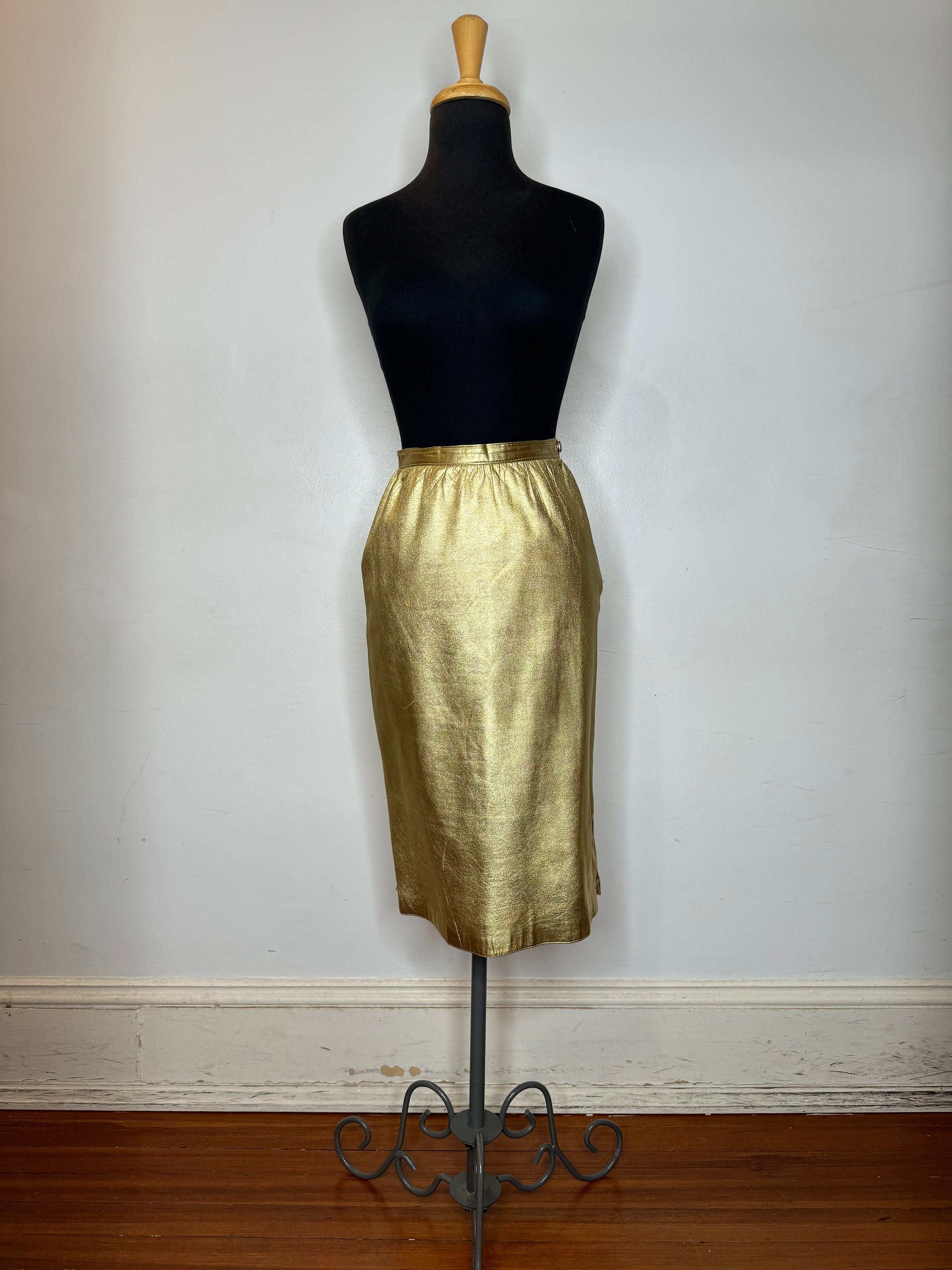 希少 イヴサンローラン スウェード レザージャケット グリーン ゴールド 金 M Yves Saint Laurent Gold Leather Suit - Etsy