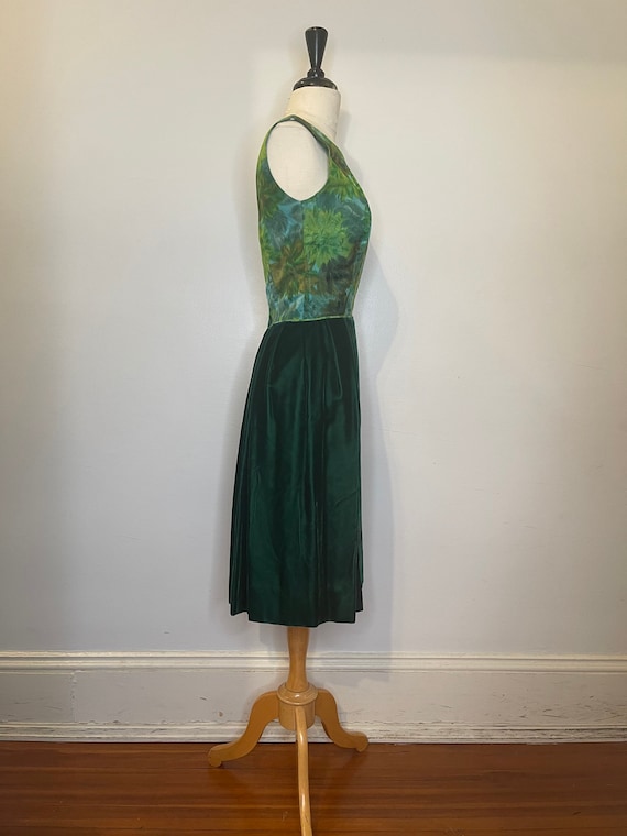 1950s Green Velvet Dress - image 6