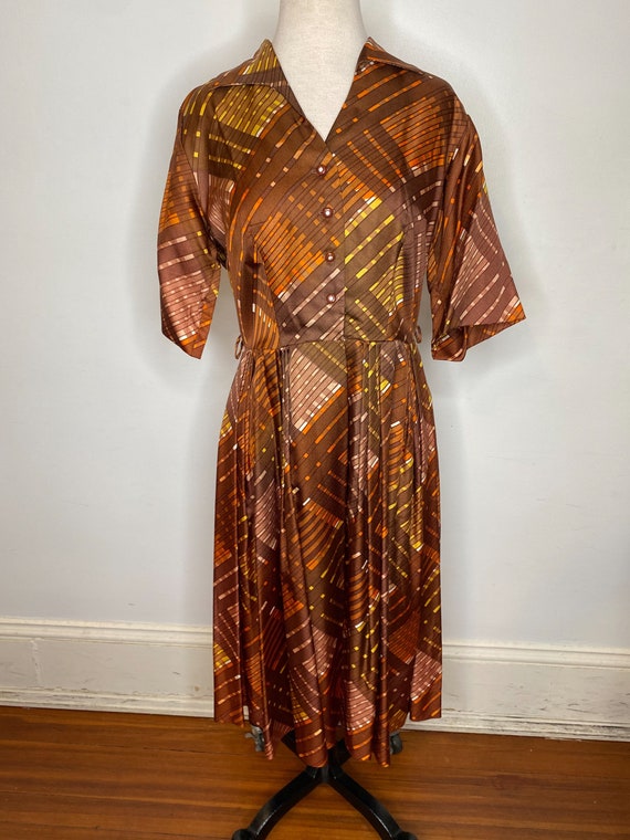 1950s-60s Brown and Orange Zig Zag Patterned Dres… - image 2