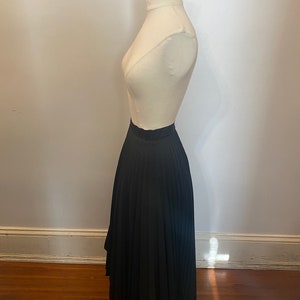 1950s pleated black skirt image 2