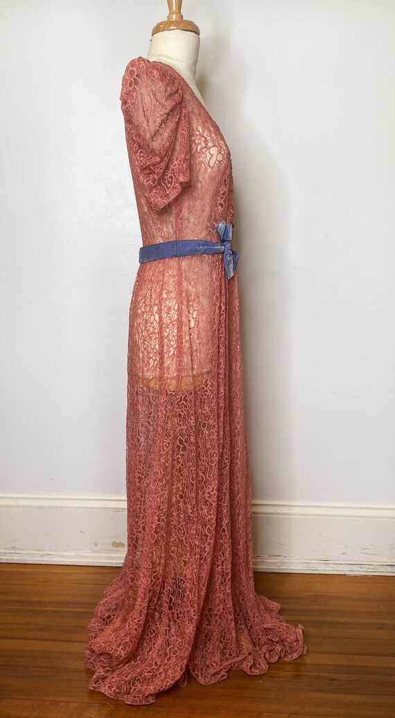 1940s Vintage Dusty Pink Lace Gown with Blue Velv… - image 6