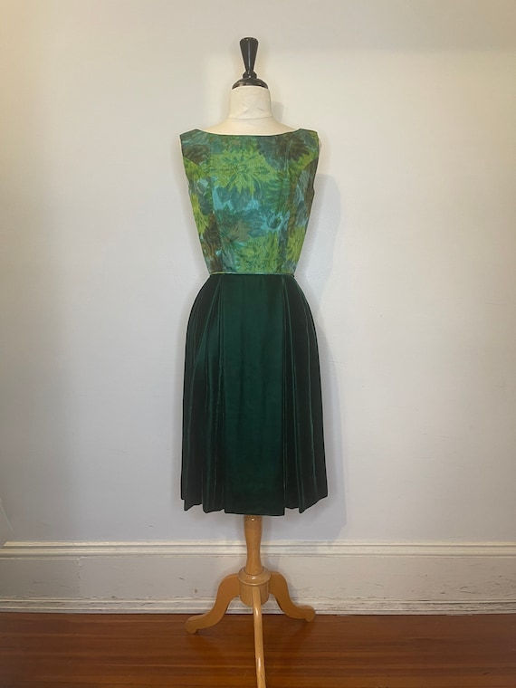 1950s Green Velvet Dress - image 2