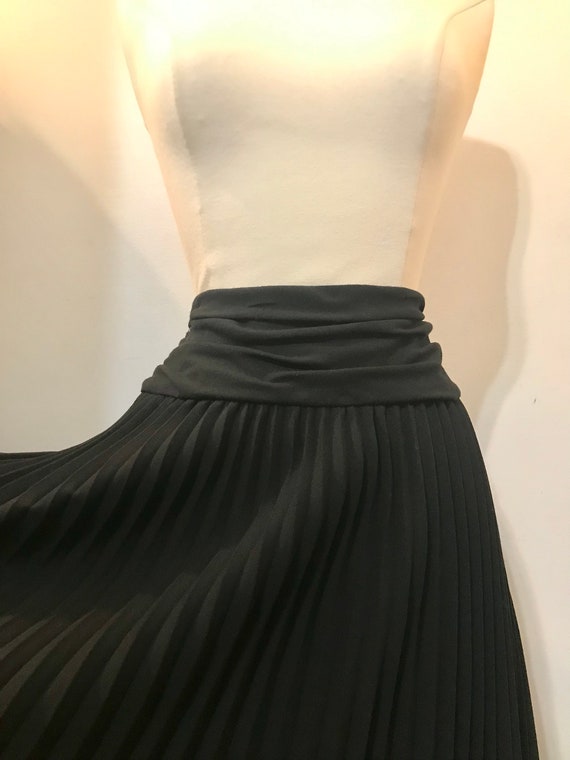 Jôn pleated skirt - image 5
