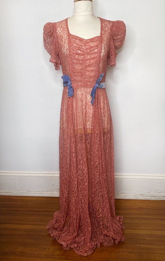 1940s Vintage Dusty Pink Lace Gown with Blue Velv… - image 1