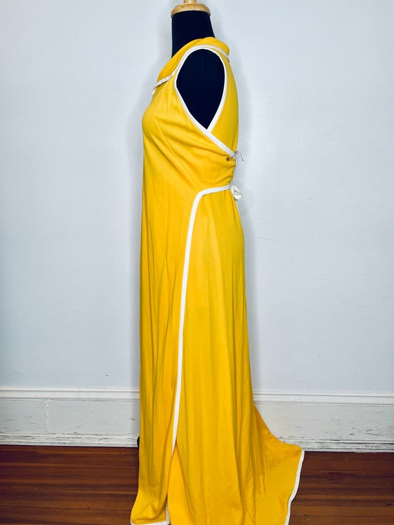 Mr. Mort 1960s 2pc Yellow Polyester Wrap and Hot … - image 2