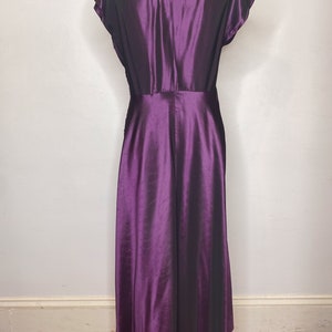 1950s Vintage Metallic Purple Taffeta Fit and Flare Dress with Pink Satin Ribbon, Full Skirt image 3