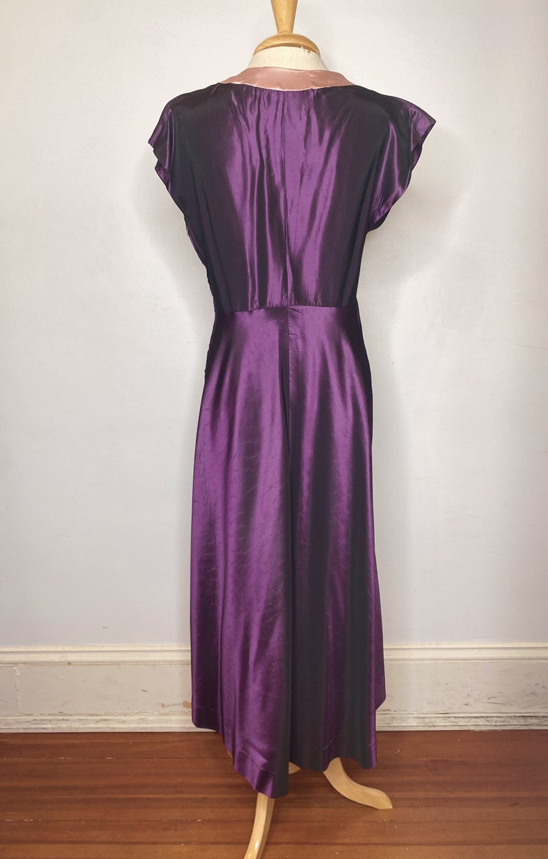 1950s Vintage Metallic Purple Taffeta Fit and Flare Dress with Pink Satin Ribbon, Full Skirt image 3