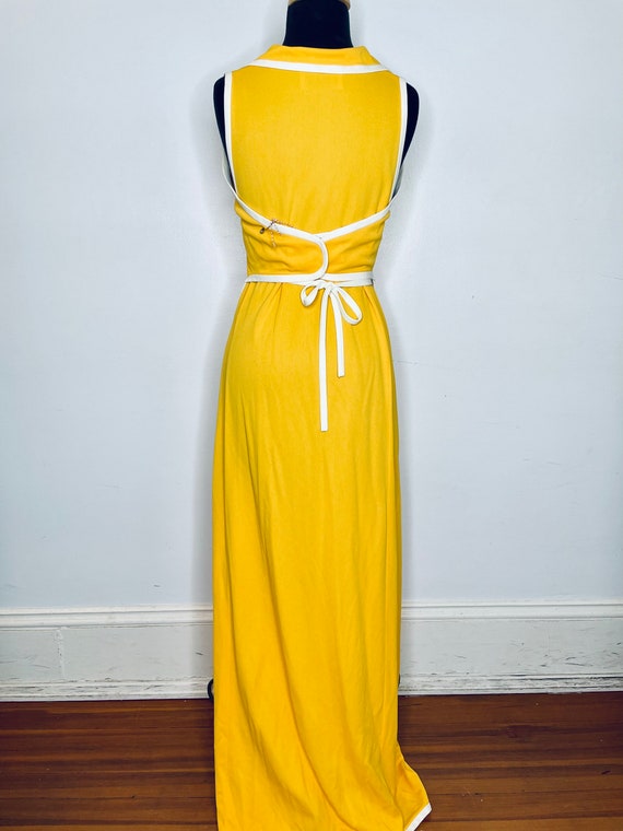 Mr. Mort 1960s 2pc Yellow Polyester Wrap and Hot … - image 3