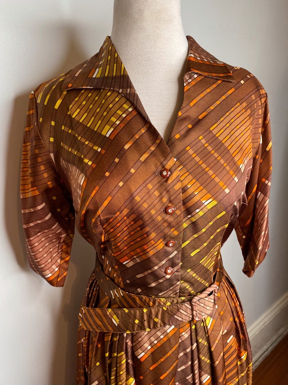 1950s-60s Brown and Orange Zig Zag Patterned Dres… - image 4