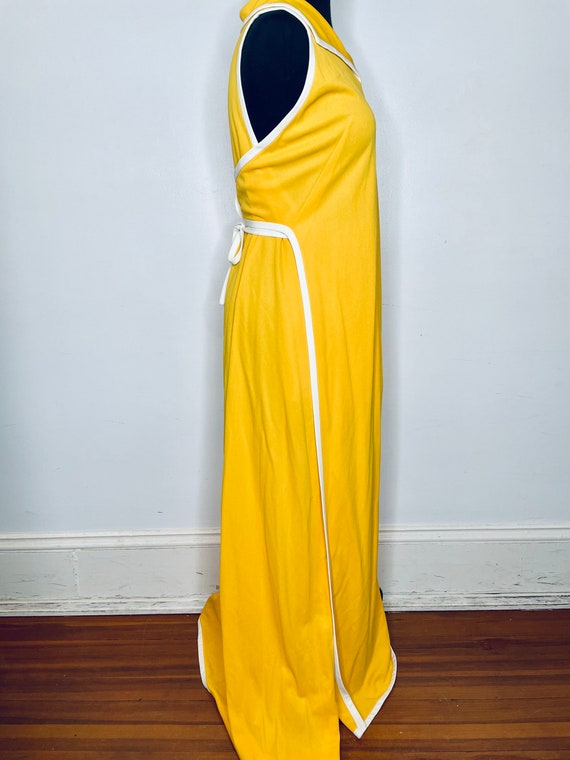 Mr. Mort 1960s 2pc Yellow Polyester Wrap and Hot … - image 4