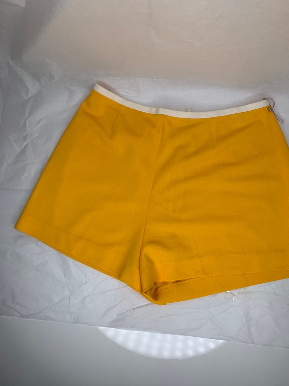 Mr. Mort 1960s 2pc Yellow Polyester Wrap and Hot … - image 6